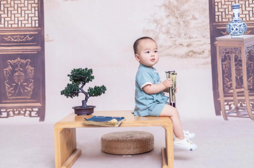 绍兴宝宝眼睛肿是什么原因