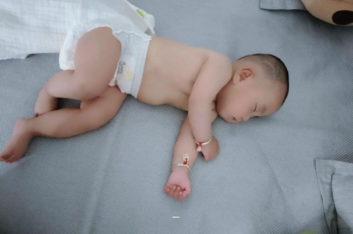 绍兴宝宝总是摇头怎么回事